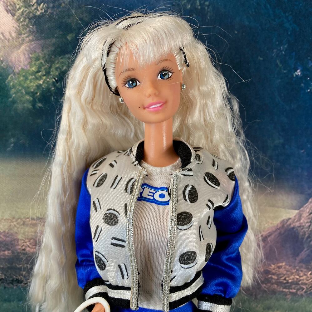 #82 Mattel 12" Oreo Fun Barbie Doll w/Outfit & Accessories #18511 (1997) EUC
